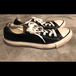 Women’s converse. Size 8